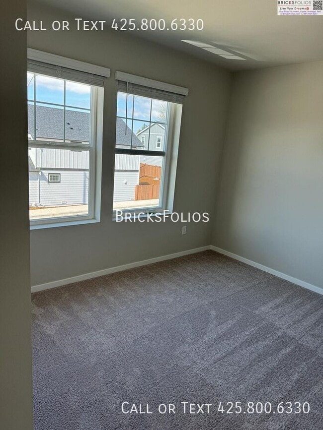 Building Photo - 1701 Moran Ave