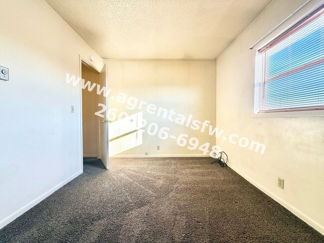 Building Photo - 1002 Lewis Pl