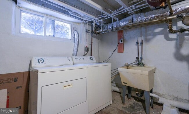 Building Photo - 2625 S Carlisle St