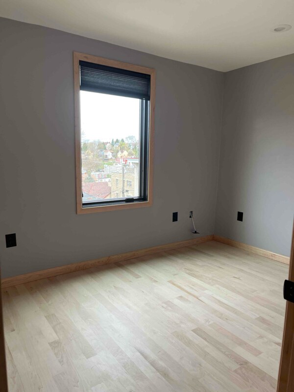 Building Photo - 210 Locust St