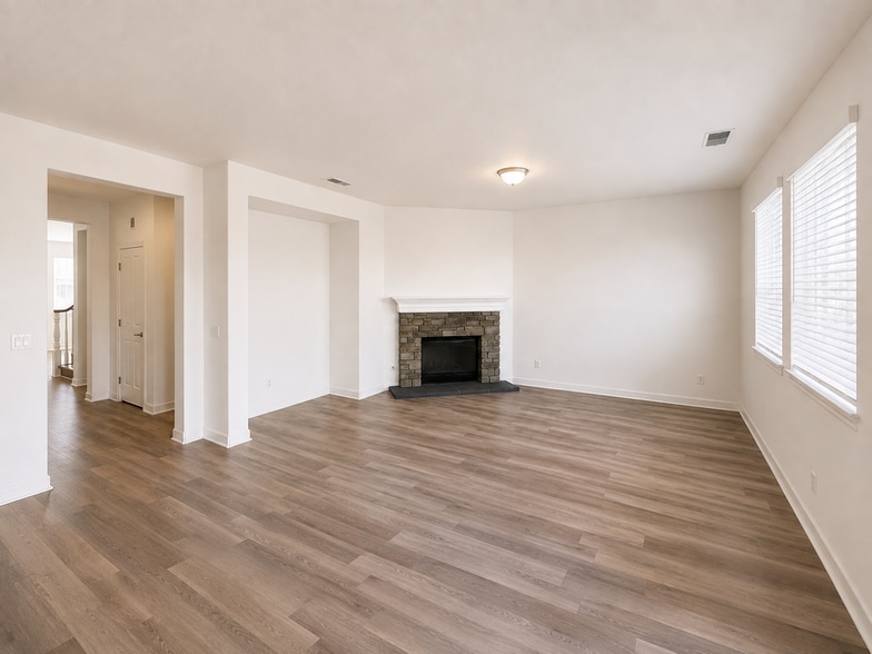 Building Photo - 46338 Durango Dr