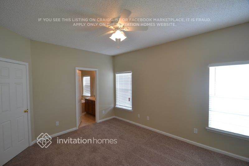Building Photo - 3044 Southhall Ct