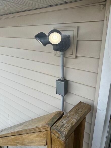 Building Photo - 1504 Water St