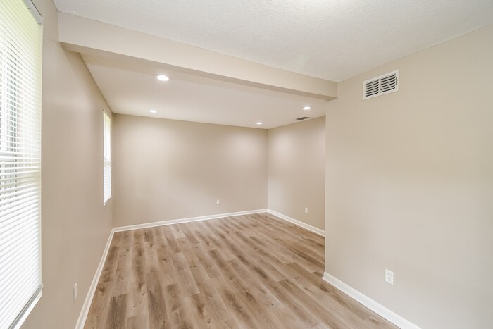 Building Photo - 8804 Ricardo Ln