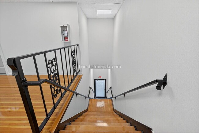 Building Photo - 4938 SE Foster Rd