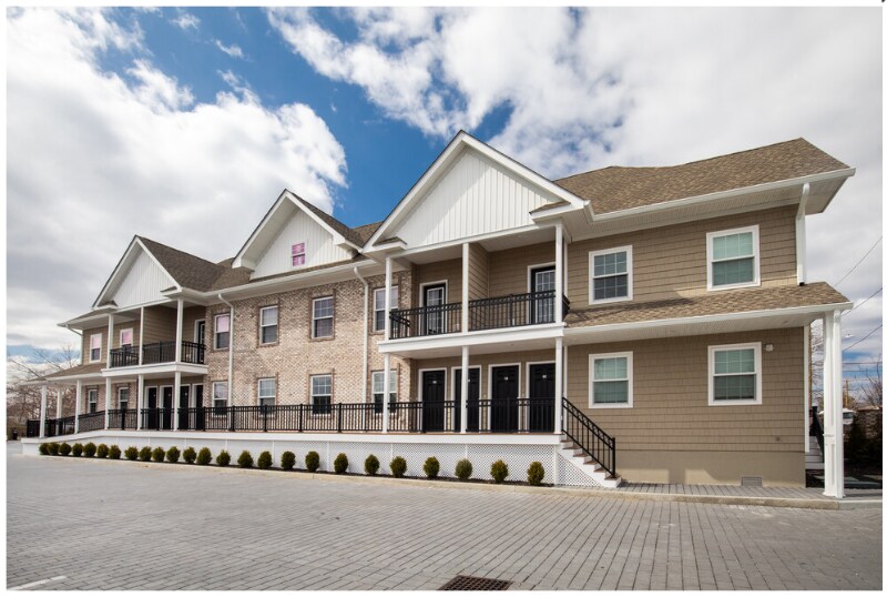 Building Photo - 1163 Montauk Hwy