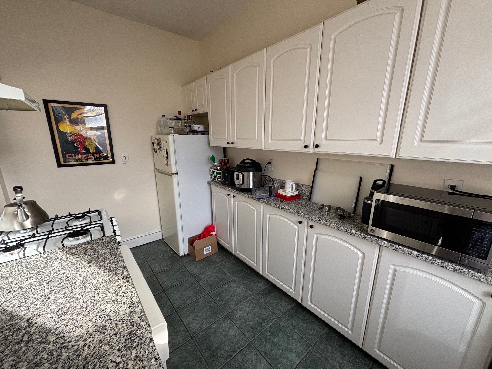 Building Photo - 19 Irving St