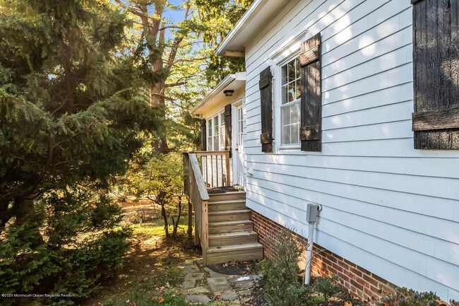 Building Photo - 800 Navesink River Rd