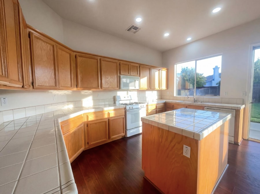 Building Photo - 8137 Wyndwillow Way