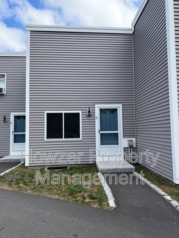 Primary Photo - 10 Pine Grove Ave