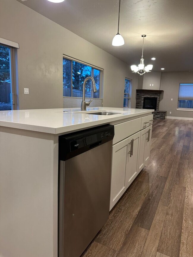 Building Photo - Beautiful home in Mirada!  A must see!