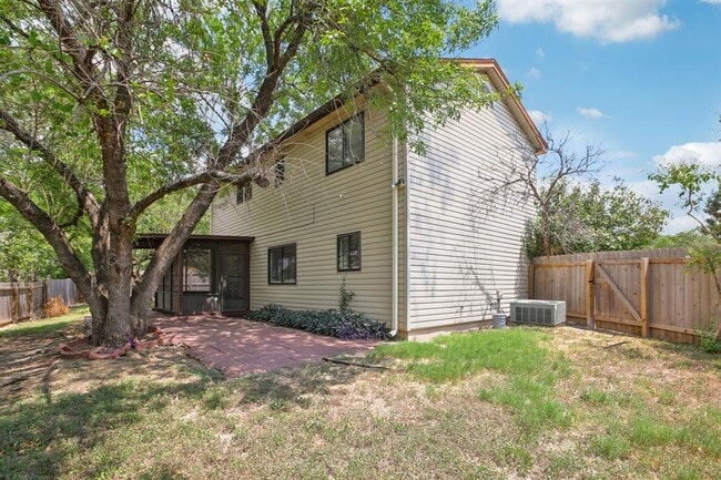 Building Photo - 1300 Tuxford Cove