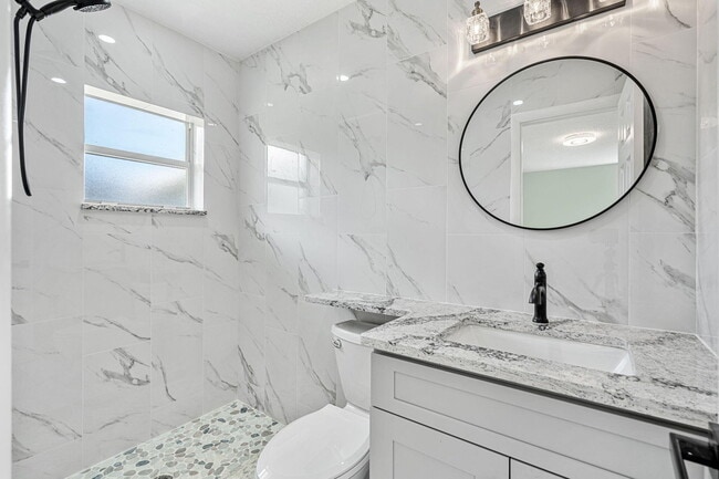 Building Photo - 406 Laurel St