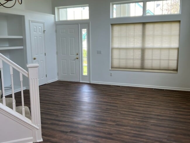 Building Photo - 591 Azalea Cir