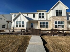 Building Photo - Stylish New Home Surrounded by Greenbelts and Outdoor Recreation