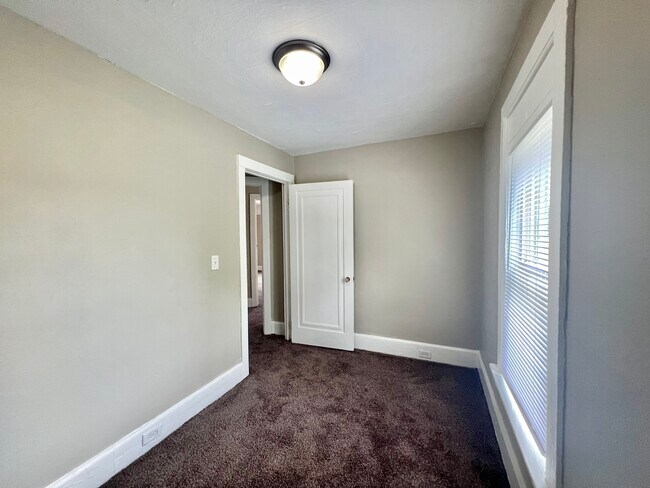 Building Photo - 812 Woodward Ave