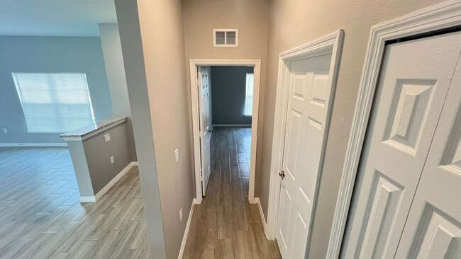 Building Photo - AWESOME 3 Bedroom, 2 Bathroom Home in Beautiful Palm Bay!!