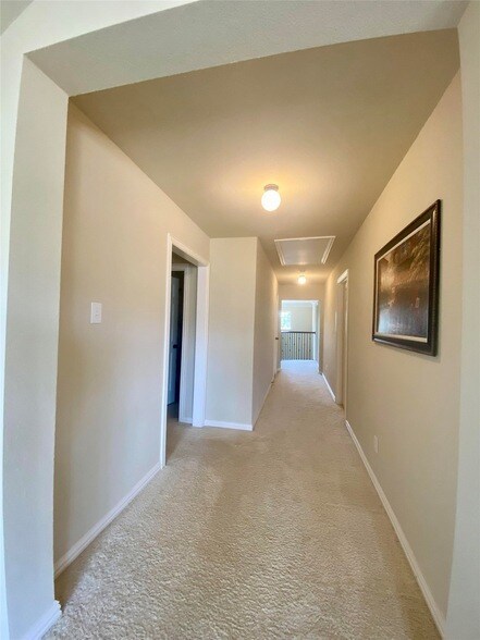 Building Photo - 1150 Amy Dr