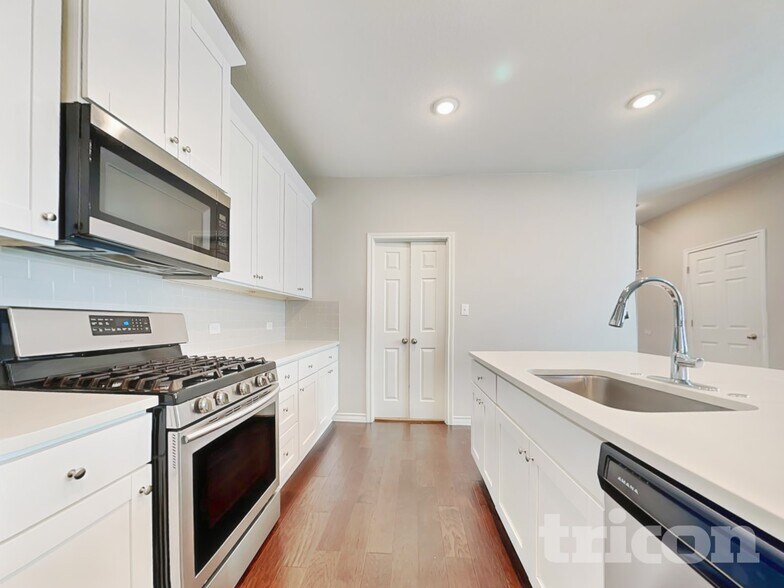 Building Photo - 142 Yellowbark St