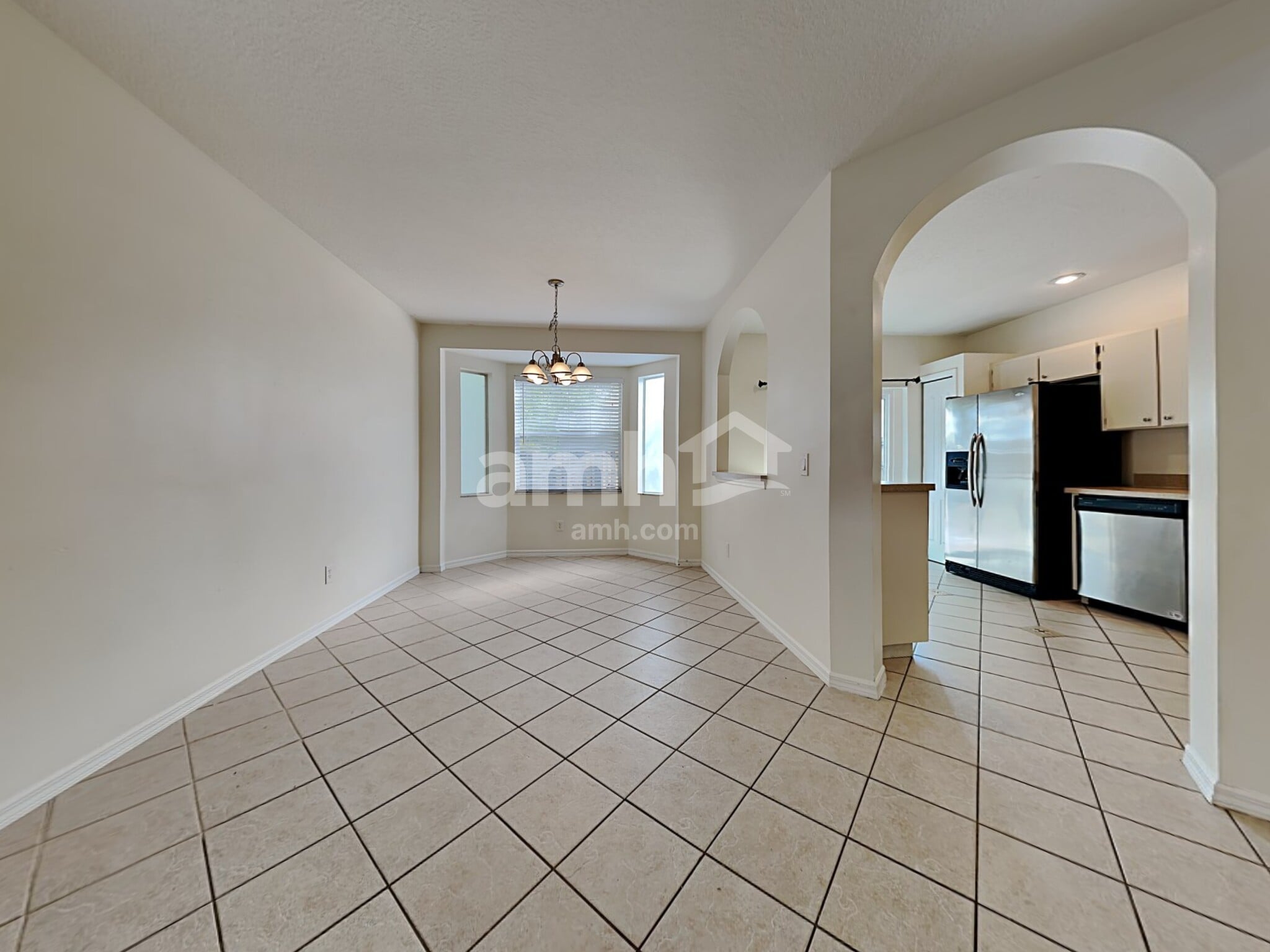 Building Photo - 1002 Harvest Moon Dr