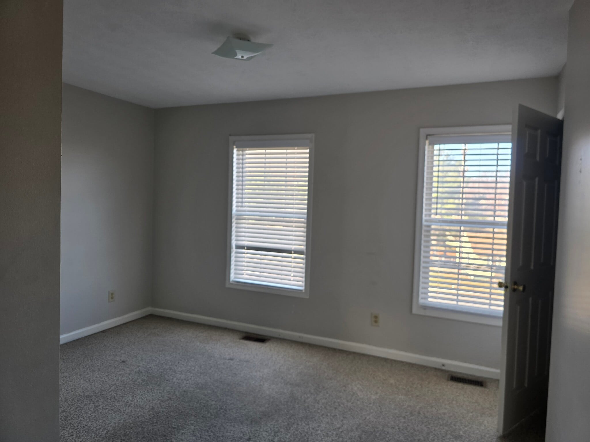 2nd floor upstairs - 2215 Reservoir St