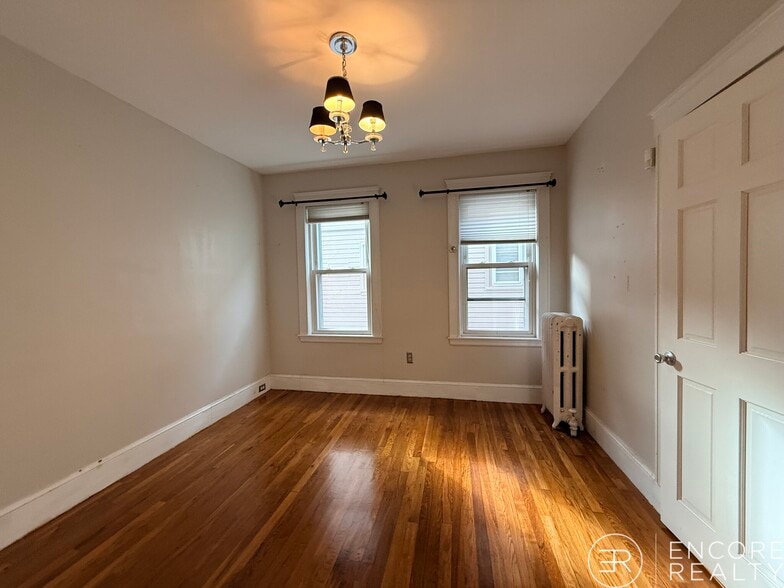 Building Photo - 723 Bennington St