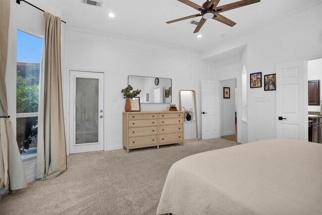 Building Photo - 3006 E Lake Falls Cir