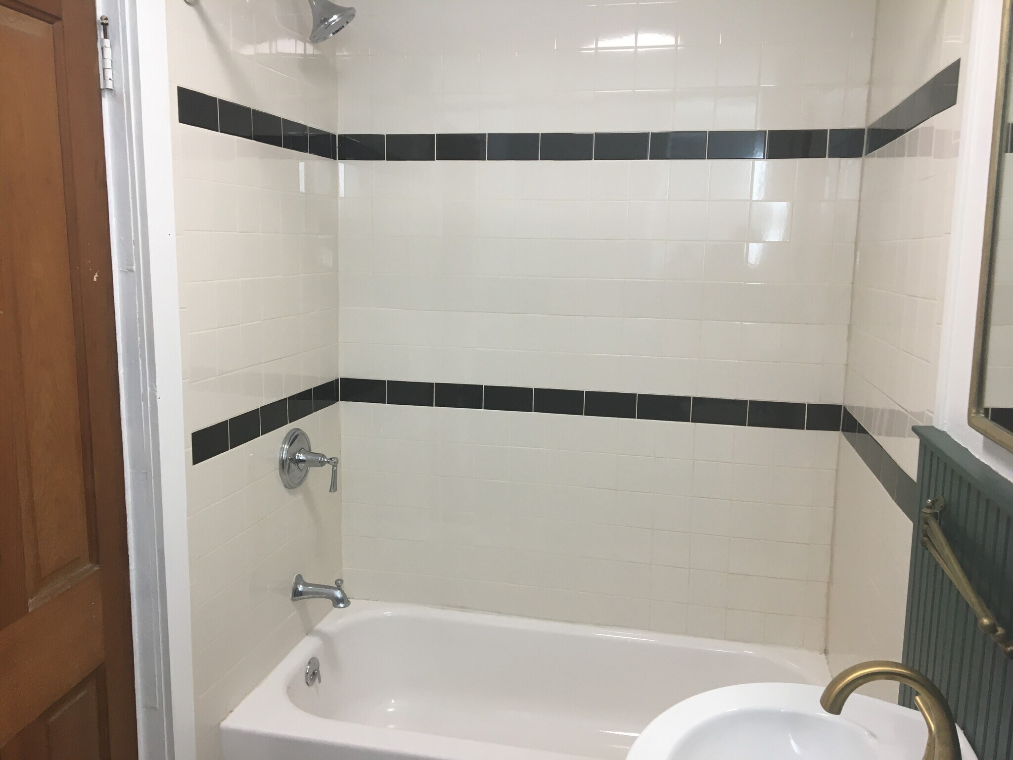 Building Photo - 213 Covington Ave