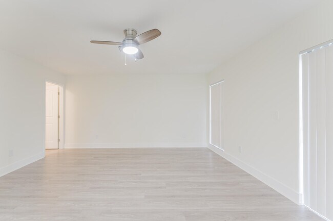 Building Photo - 3048 NW 27th Terrace