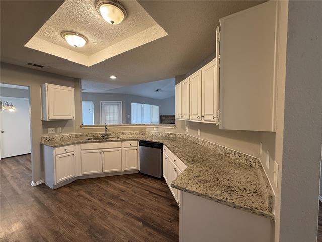 Building Photo - 5047 Hollow Ridge Rd