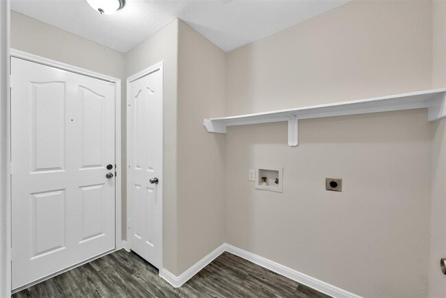 Building Photo - 9020 Zapata Way