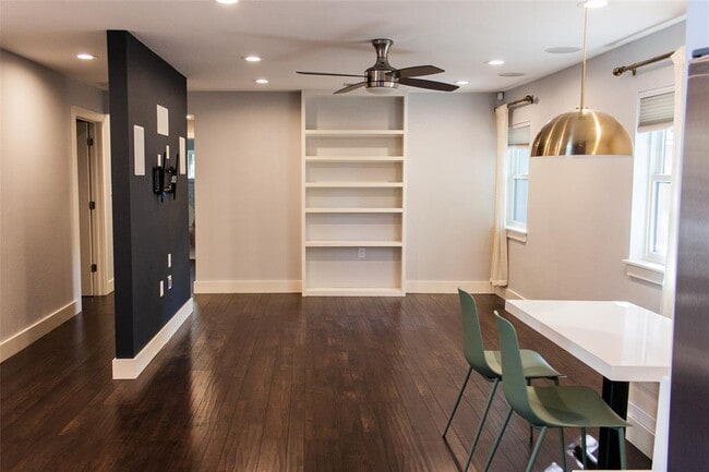 Building Photo - 903 Herndon Ln