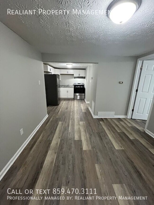 Building Photo - 209 Lakeshore Dr
