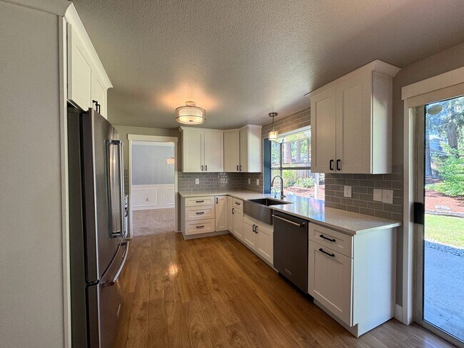 Building Photo - Charming 3-Bedroom Home in Desirable Gem H...