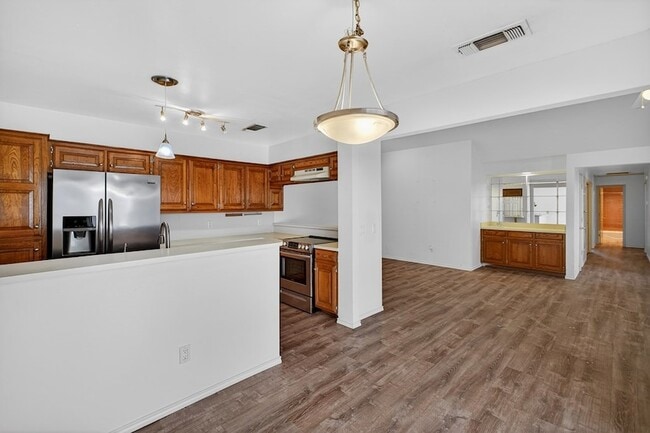 Building Photo - 1709 Castleford Rd