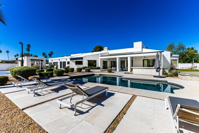 Building Photo - 9917 N 52nd St