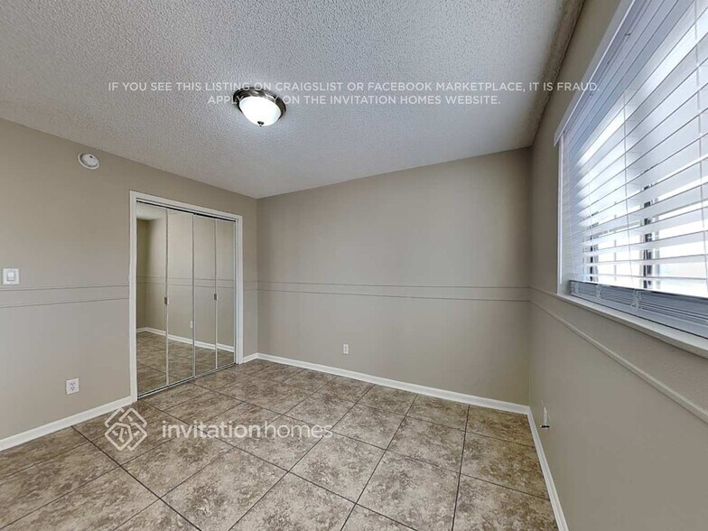 Building Photo - 243 E Cullumber Ave