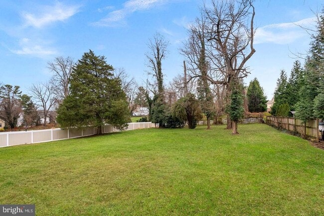 Building Photo - 3709 Howsen Ave