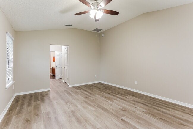 Building Photo - 7524 Westland Oaks Dr