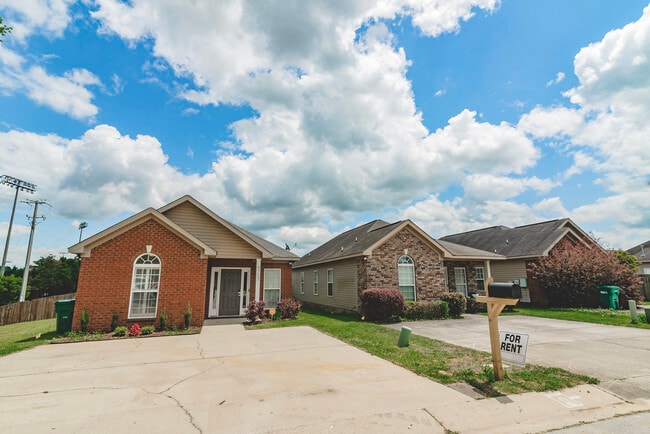 Building Photo - 9703 Full Moon Cir