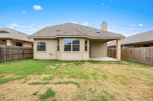 Building Photo - 1414 Fawn Lily Dr