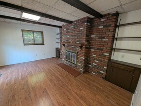 Building Photo - Kenwood Charmer - Section 8 Friendly
