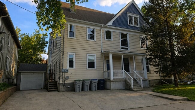 Building Photo - 2592 N Murray Ave