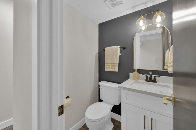 Building Photo - 3526 Indian Forest Dr