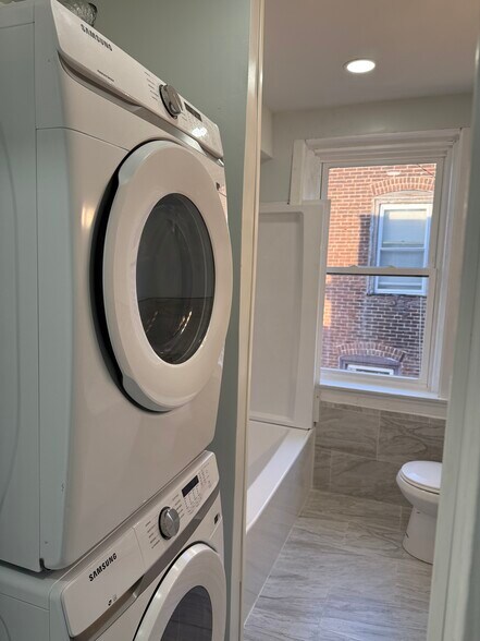 Building Photo - 5719 N Park Ave