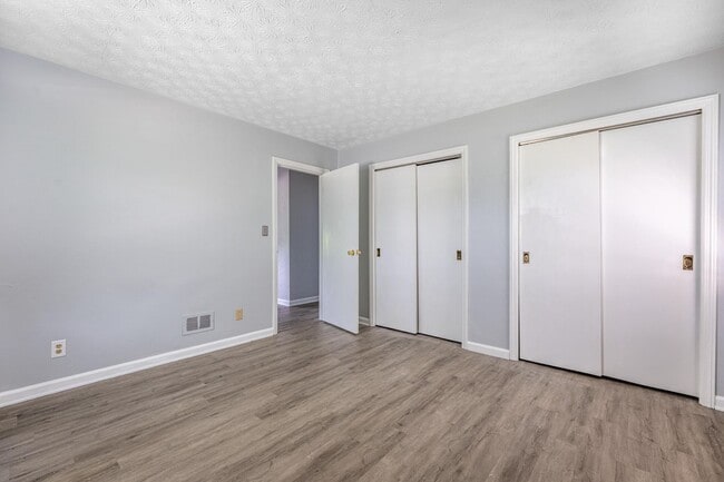 Building Photo - Beautiful Duplex