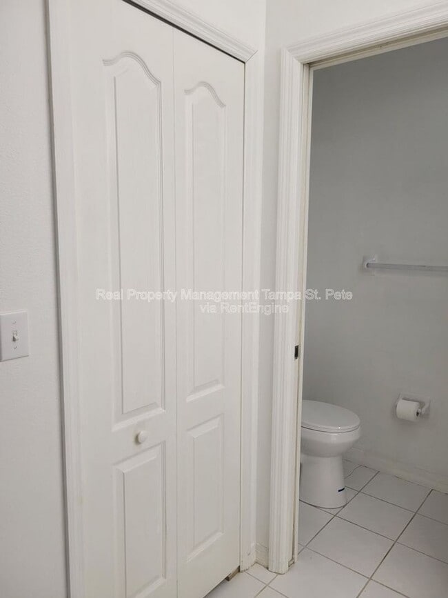 Building Photo - 12514 Hollybrook Ln