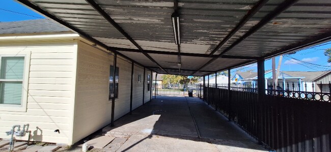 Building Photo - 7832 Elvera St