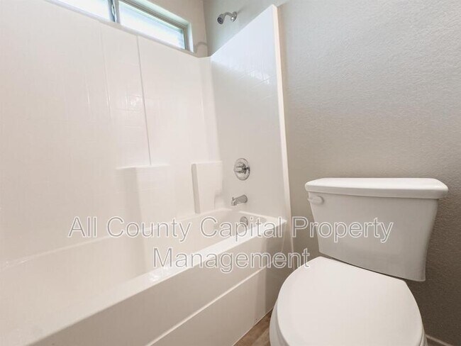 Building Photo - 2707 Burlington