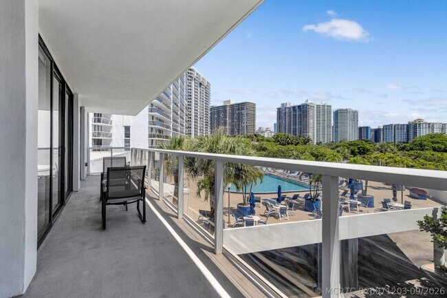 Building Photo - 3701 N Country Club Dr
